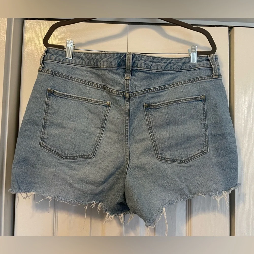 Universal Thread Vintage Midi Button Fly 4” Denim Shorts 16/33R - Picture 2 of 7